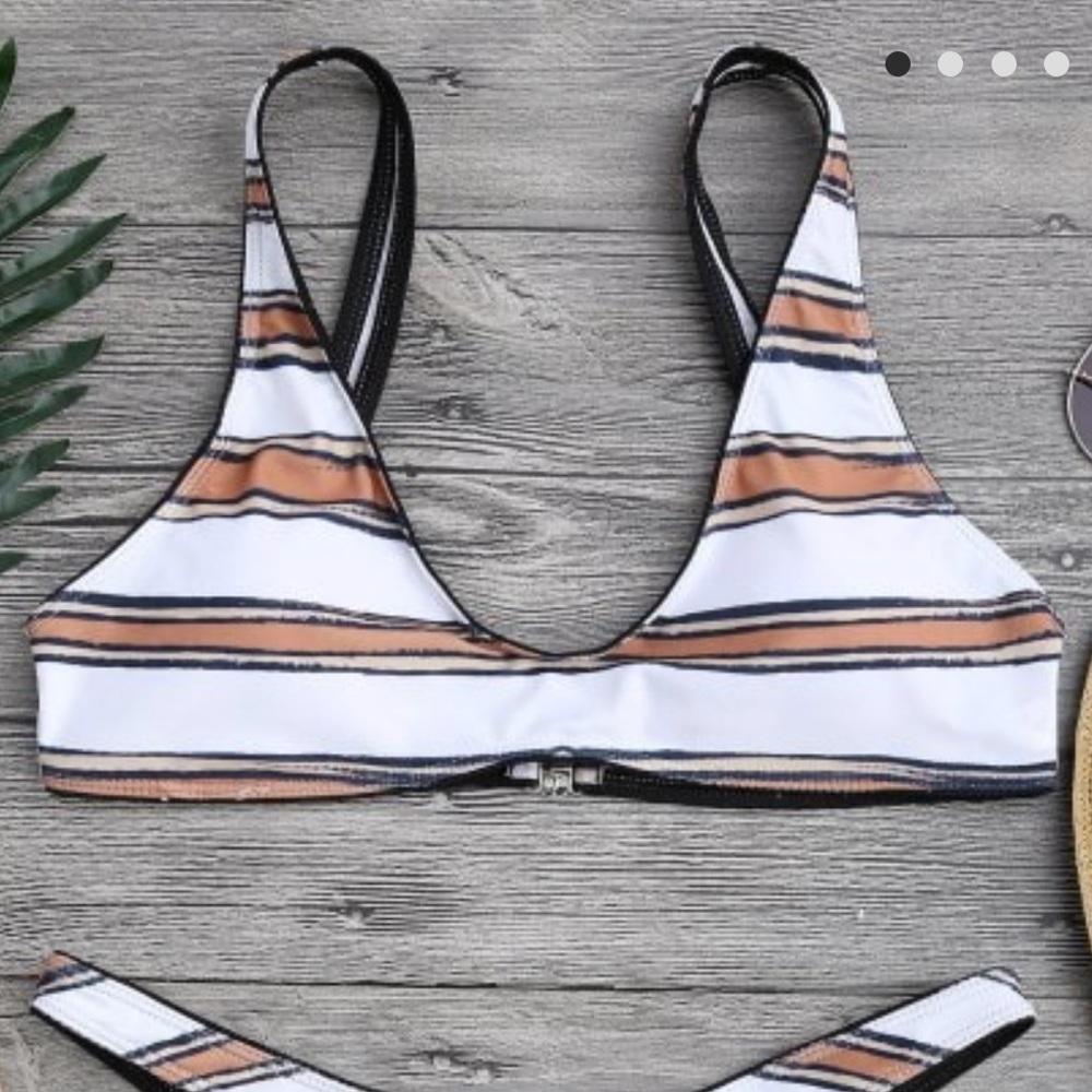 ZAFUL Striped swim top size medium